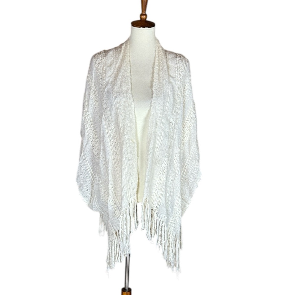 Milhua off white (cream) 100% baby alpaca cape / ruana One Size Made in Peru